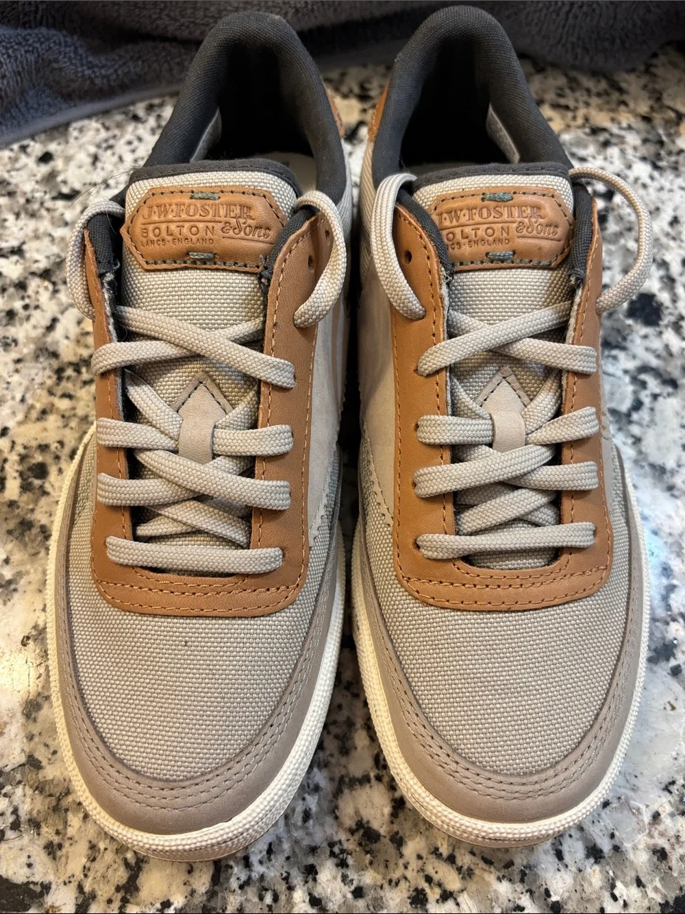 Reebok Beige & Tan Low-Top Sneakers - Picture 2 of 6